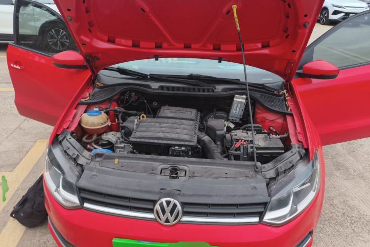 Used Volkswagen Polo 2014 1.6L Automatic Comfort Edition Engine Bay