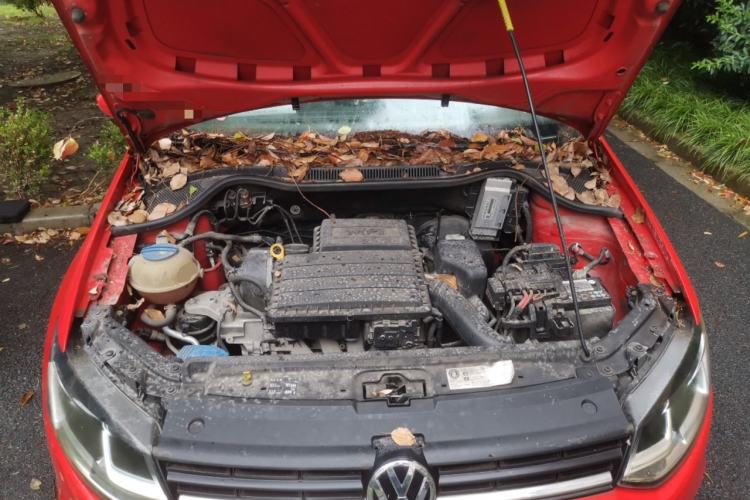 Used Volkswagen Polo 2014 1.6L Automatic Comfort Edition Engine Bay