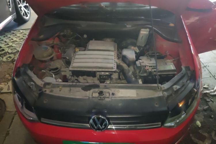 Used Volkswagen Polo 2014 1.4L Automatic Comfort Edition Engine Bay