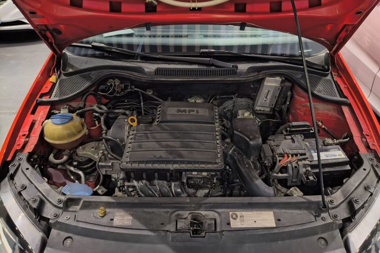 Used Volkswagen Polo 2014 1.6L Automatic Comfort Edition Engine Bay