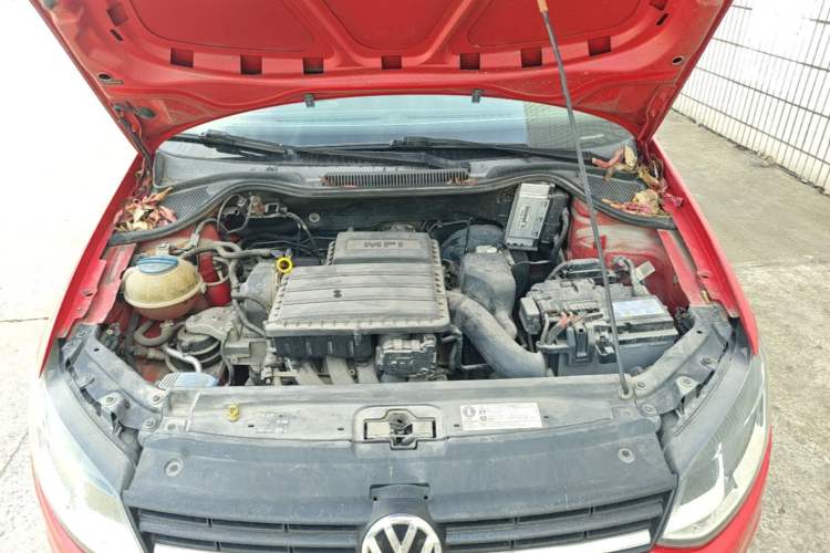Used Volkswagen Polo 2014 1.6L Automatic Comfort Edition Engine Bay