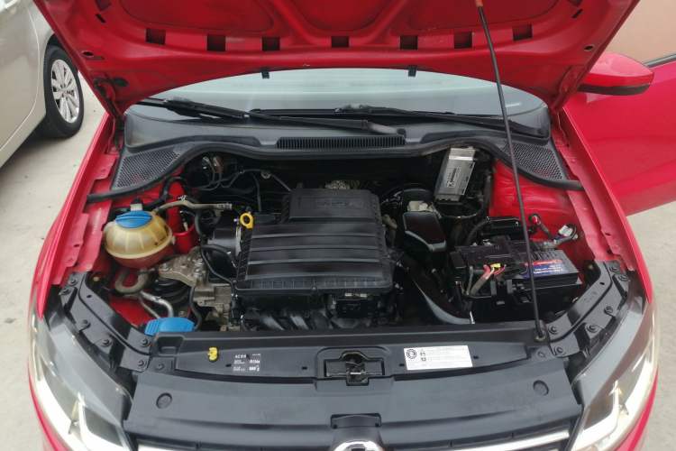 Used Volkswagen Polo 2014 1.6L Automatic Luxury Edition Engine Bay