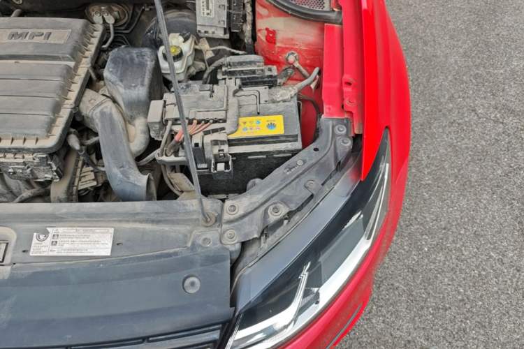 Used Volkswagen Polo 2014 1.4L Automatic Comfort Edition Engine Bay Left