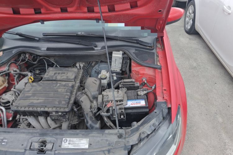 Used Volkswagen Polo 2014 1.6L Automatic Comfort Edition Engine Bay Left