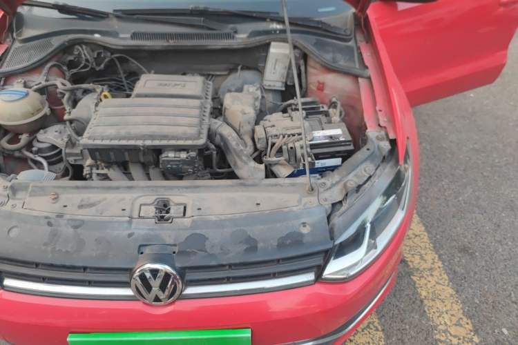 Used Volkswagen Polo 2014 1.6L Automatic Comfort Edition Engine Bay Left