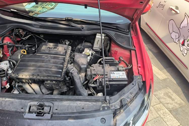 Used Volkswagen Polo 2014 1.6L Automatic 30th Anniversary Edition Engine Bay Left