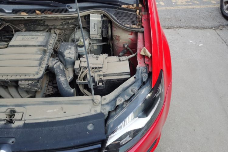 Used Volkswagen Polo 2014 1.4L Manual Fashion Edition Engine Bay Left