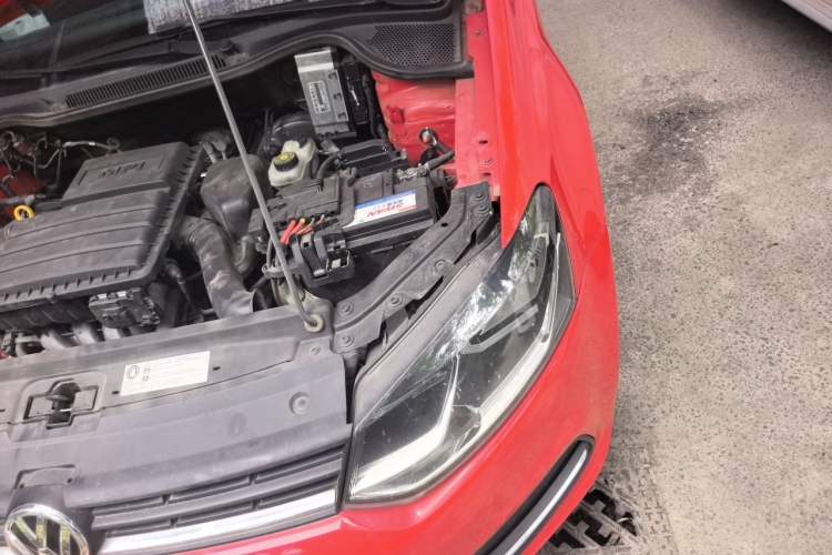 Used Volkswagen Polo 2014 1.4L Automatic Comfort Edition Engine Bay Left