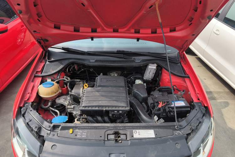 Used Volkswagen Polo 2014 1.6L Automatic Comfort Edition Engine Bay