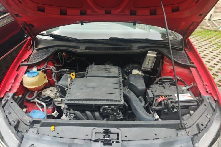 Used Volkswagen Polo 2014 1.6L Cross Polo Automatic Engine Bay