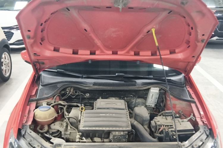 Used Volkswagen Polo 2014 1.6L Automatic Comfort Edition Engine Bay