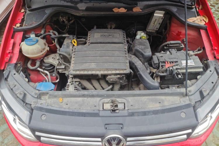 Used Volkswagen Polo 2014 1.6L Automatic Luxury Edition Engine Bay