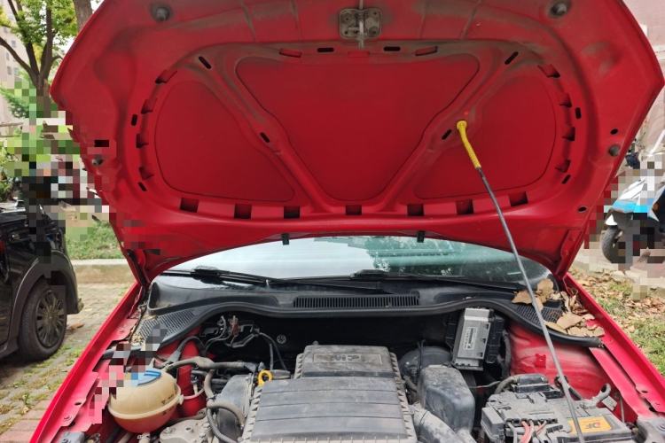 Used Volkswagen Polo 2014 1.6L Automatic Luxury Edition Engine Bay