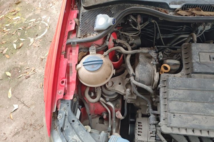 Used Volkswagen Polo 2014 1.6L Manual Comfort Edition Engine Bay Right