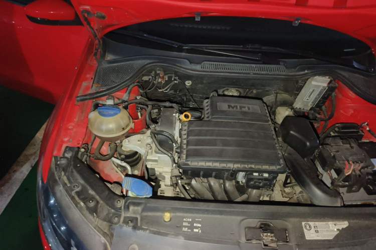 Used Volkswagen Polo 2014 1.4L Automatic Comfort Edition Engine Bay Right