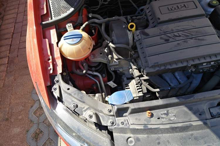 Used Volkswagen Polo 2014 1.6L Automatic Comfort Edition Engine Bay Right