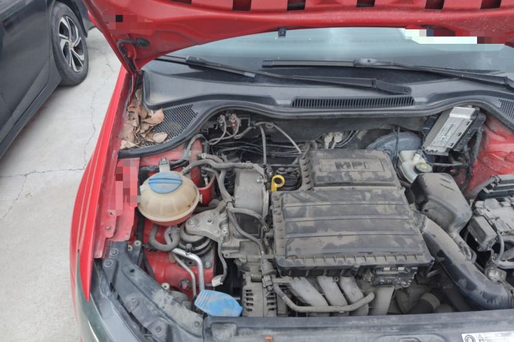 Used Volkswagen Polo 2014 1.6L Automatic Comfort Edition Engine Bay Right
