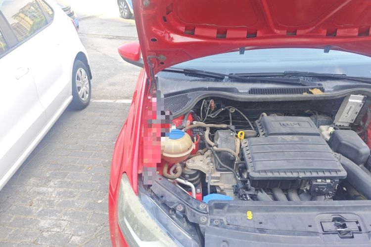 Used Volkswagen Polo 2014 1.4L Manual Fashion Edition Engine Bay Right