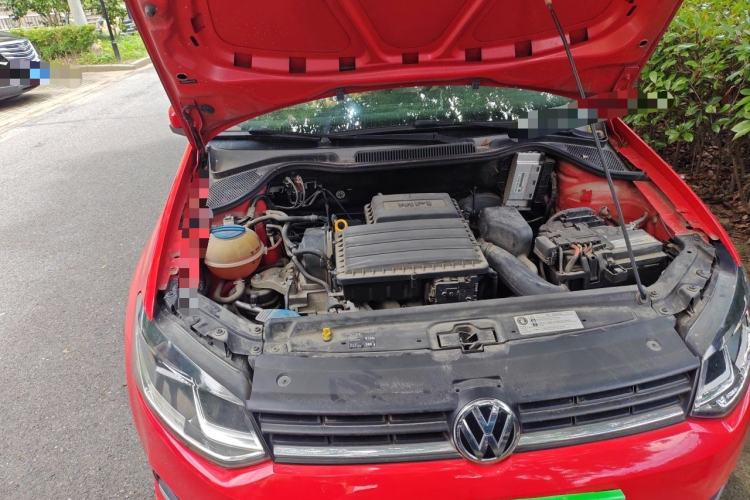 Used Volkswagen Polo 2014 1.6L Automatic Comfort Edition Engine Bay Right