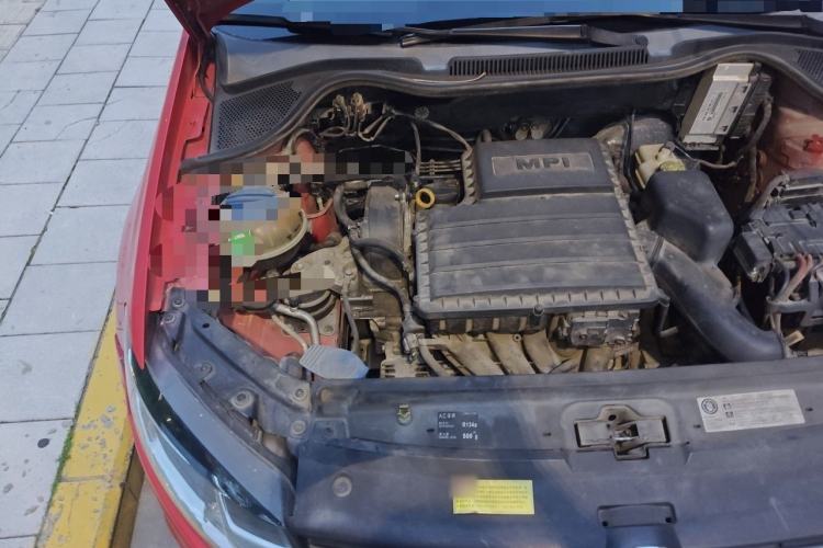 Used Volkswagen Polo 2014 1.6L Automatic Luxury Edition Engine Bay Right