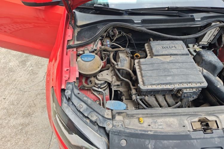 Used Volkswagen Polo 2014 1.4L Manual Fashion Edition Engine Bay Right