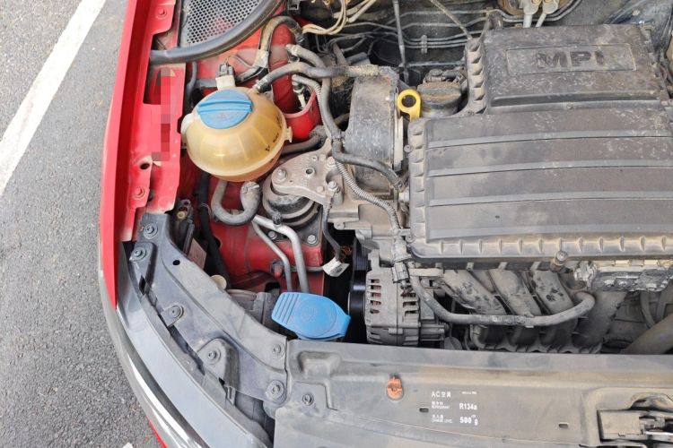 Used Volkswagen Polo 2014 1.4L Automatic Comfort Edition Engine Bay Right