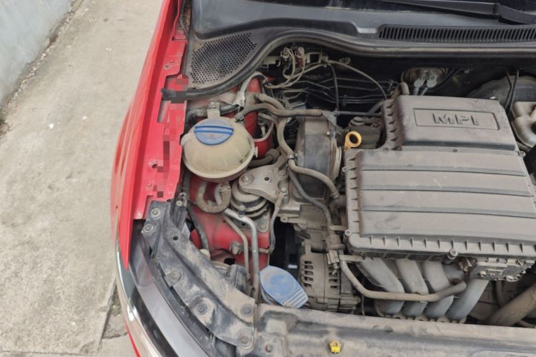 Used Volkswagen Polo 2014 1.4L Automatic Comfort Edition Engine Bay Right