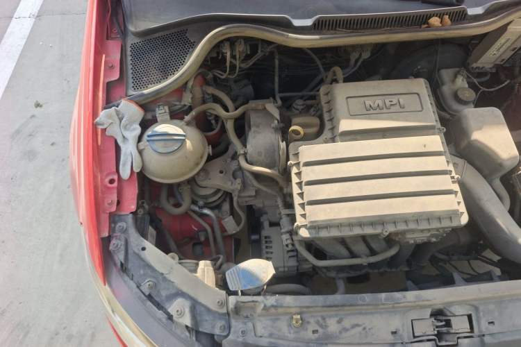 Used Volkswagen Polo 2014 1.4L Manual Comfort Edition Engine Bay Right