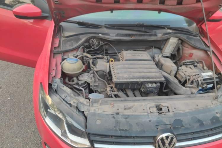 Used Volkswagen Polo 2014 1.6L Automatic Comfort Edition Engine Bay Right