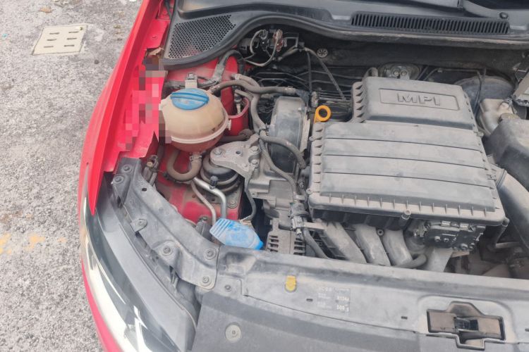 Used Volkswagen Polo 2014 1.6L Automatic Comfort Edition Engine Bay Right