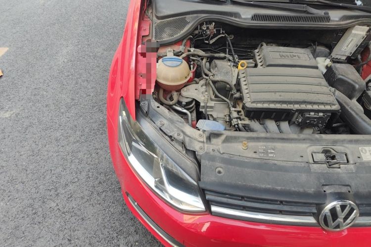 Used Volkswagen Polo 2014 1.6L Automatic Comfort Edition Engine Bay Right