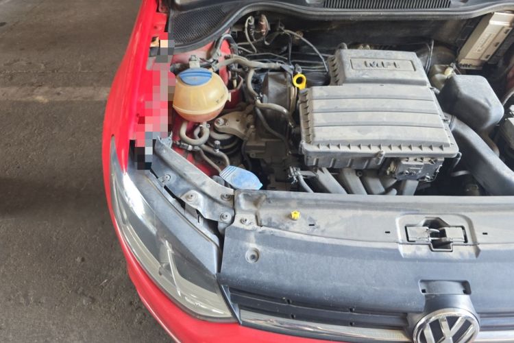 Used Volkswagen Polo 2014 1.6L Automatic Comfort Edition Engine Bay Right