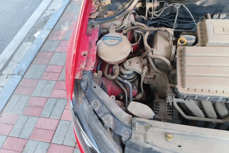 Used Volkswagen Polo 2014 1.4L Manual Fashion Edition Engine Bay Right