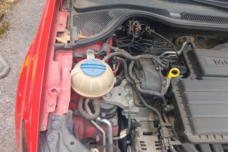 Used Volkswagen Polo 2014 1.4L Manual Fashion Edition Engine Bay Right