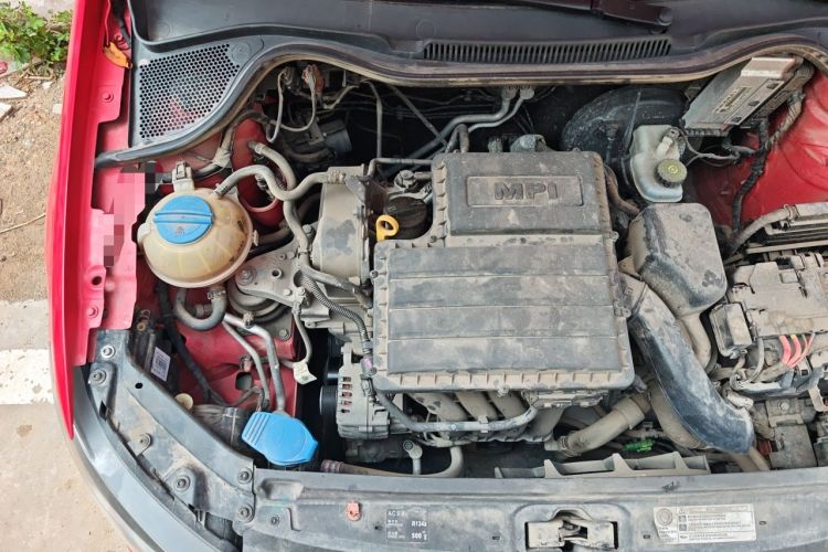 Used Volkswagen Polo 2014 1.4L Automatic Comfort Edition Engine Bay Right