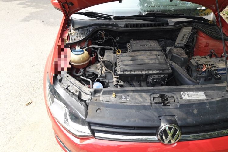 Used Volkswagen Polo 2014 1.6L Manual Comfort Edition Engine Bay Right