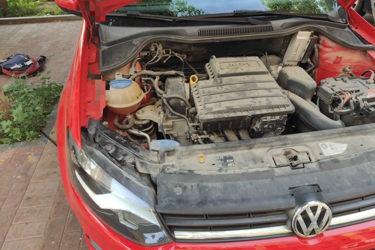 Used Volkswagen Polo 2014 1.4L Manual Fashion Edition Engine Bay Right
