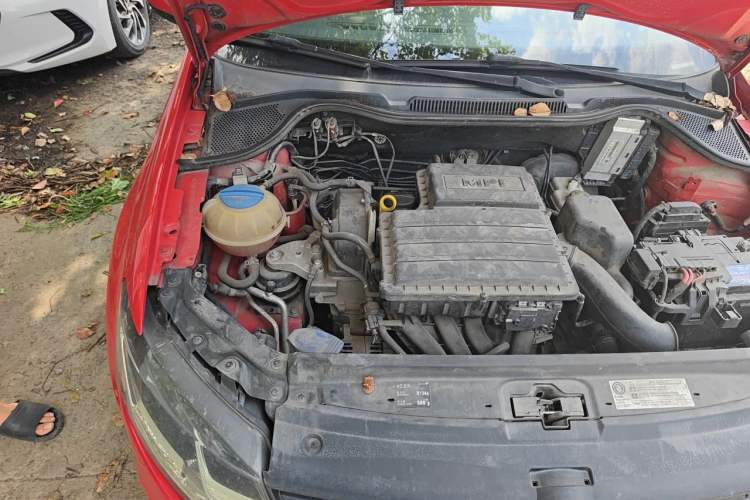 Used Volkswagen Polo 2014 1.4L Automatic Comfort Edition Engine Bay Right
