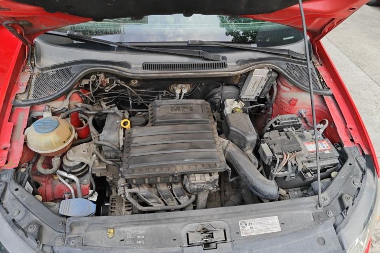 Used Volkswagen Polo 2014 1.6L Automatic Comfort Edition Engine Bay