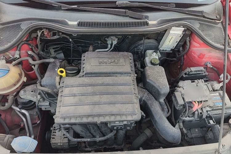 Used Volkswagen Polo 2014 1.4L Automatic Comfort Edition Engine Bay