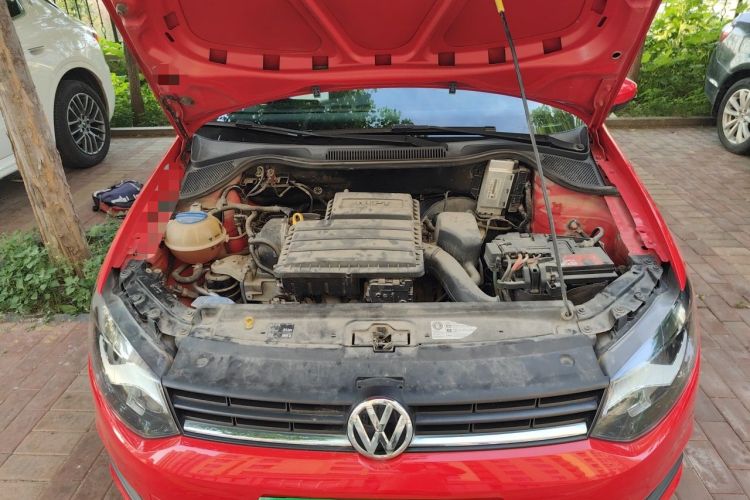 Used Volkswagen Polo 2014 1.4L Manual Fashion Edition Engine Bay