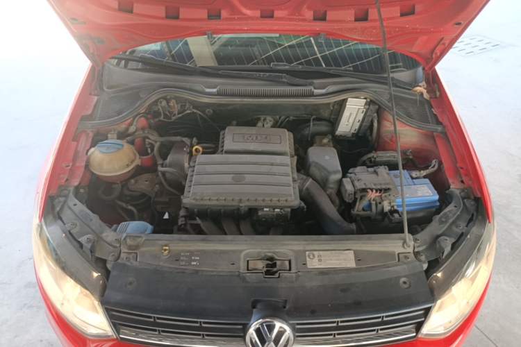 Used Volkswagen Polo 2014 1.6L Automatic Comfort Edition Engine Bay