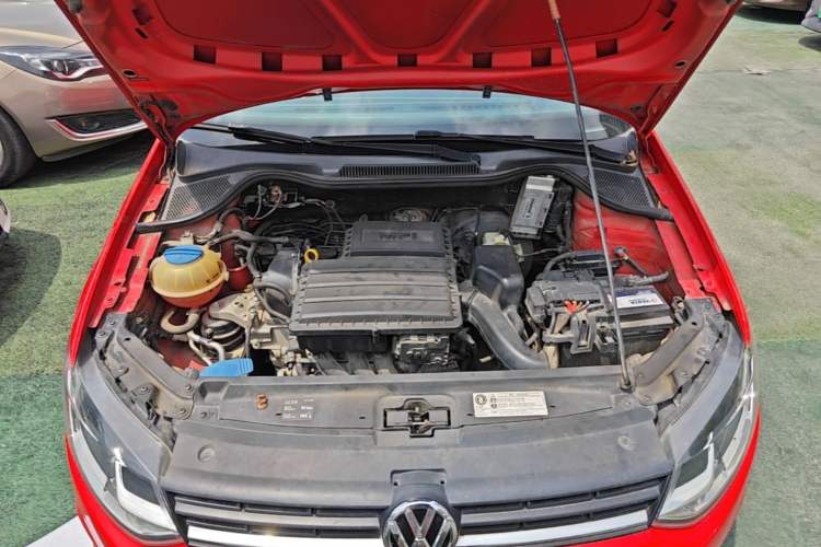 Used Volkswagen Polo 2014 1.6L Automatic Comfort Edition Engine Bay