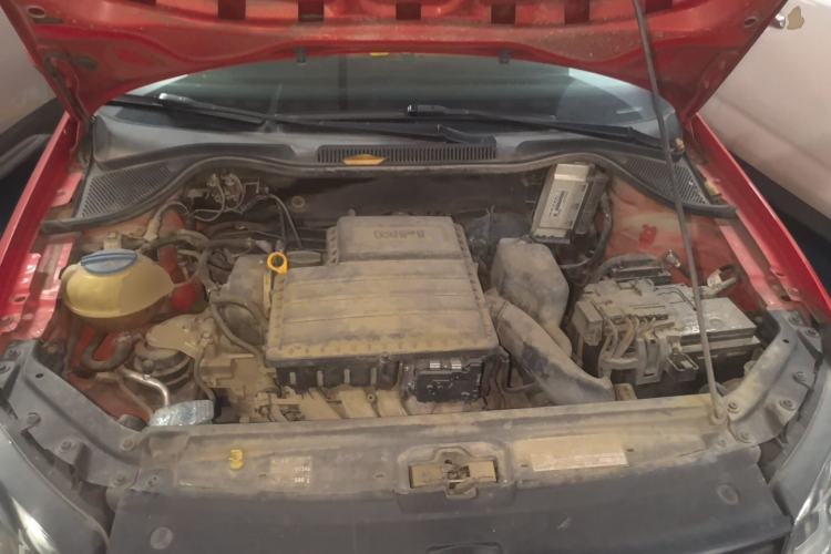 Used Volkswagen Polo 2014 1.6L Automatic Comfort Edition Engine Bay