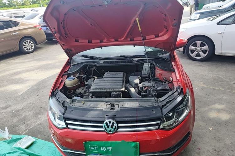 Used Volkswagen Polo 2014 1.6L Automatic Luxury Edition Engine Bay