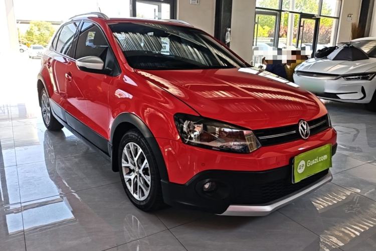 Used Volkswagen Polo 2014 1.6L Cross Polo Automatic Front Right 45 Deg