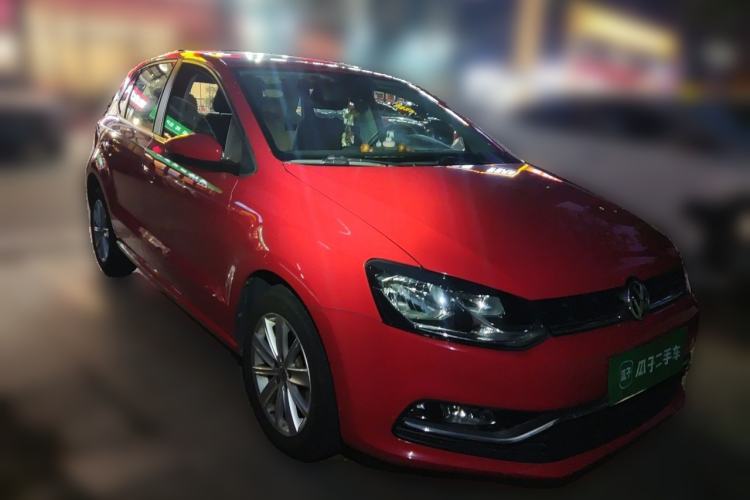 Used Volkswagen Polo 2014 1.4L Automatic Comfort Edition Front Right 45 Deg