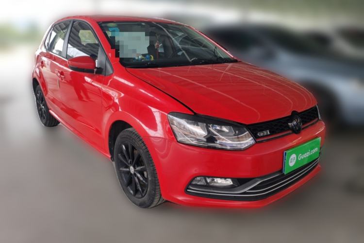 Used Volkswagen Polo 2014 1.6L Automatic Luxury Edition Front Right 45 Deg