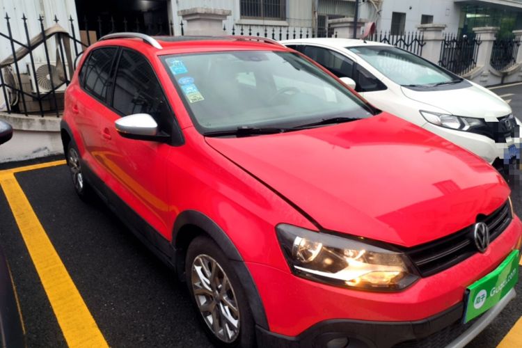 Used Volkswagen Polo 2014 1.6L Cross Polo Automatic Front Right 45 Deg