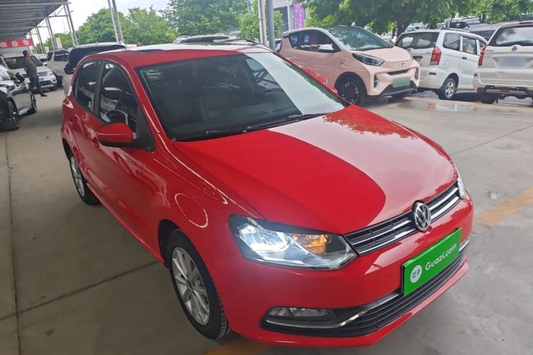 Used Volkswagen Polo 2014 1.6L Automatic Luxury Edition Front Right 45 Deg